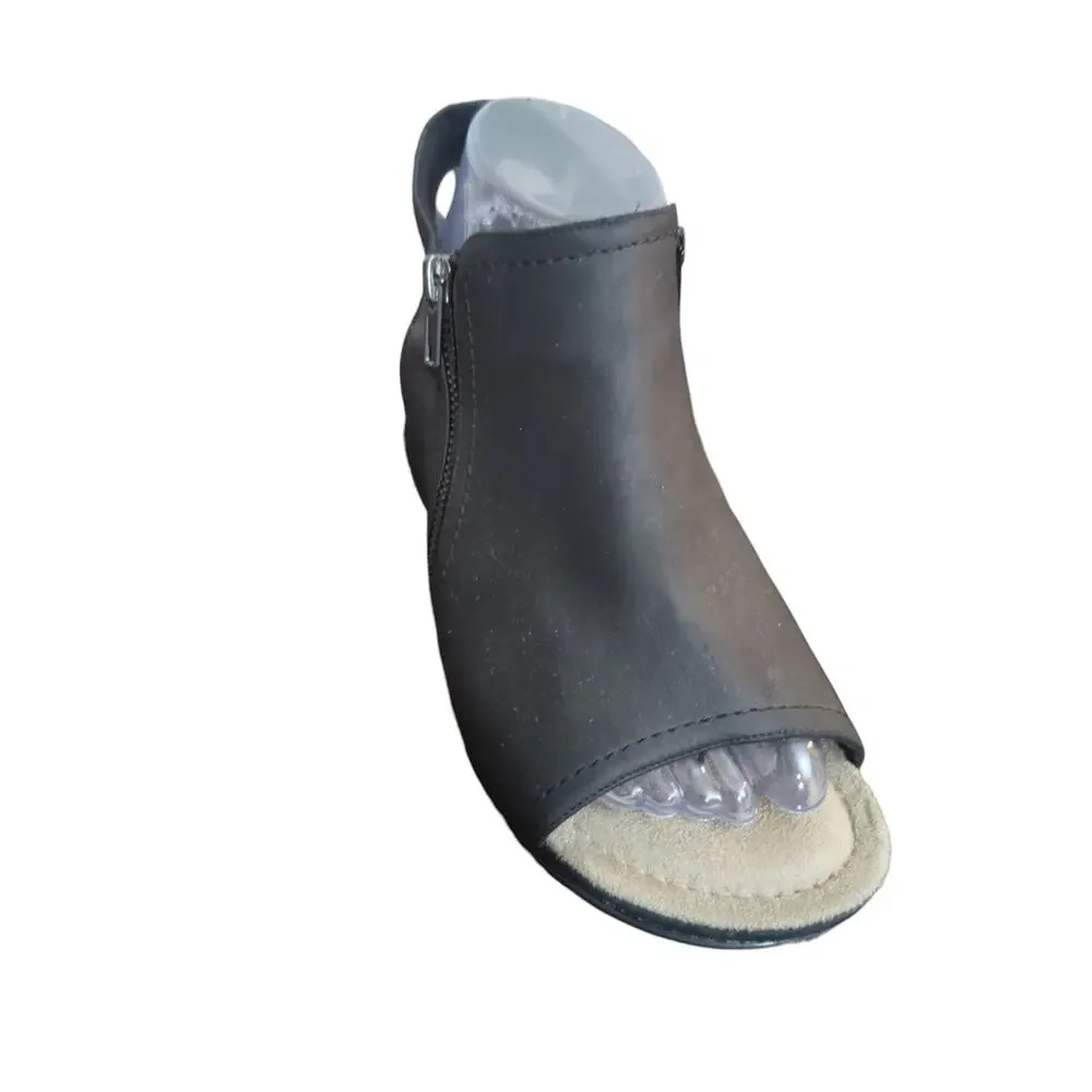 Cliffs by White Mountain Farrell Comfort Wedge Sandals – Women’s 9.5M Minimalist